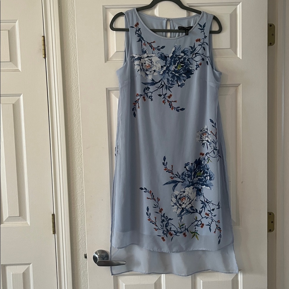 WHBM Like new stylish floral dress. A PERFECT Easter or summer event Dress!